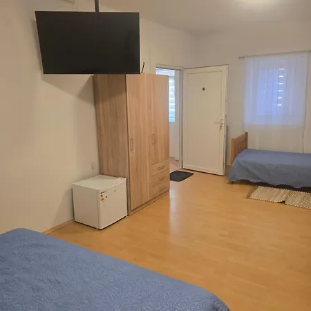 Guest house Sobe Dina Susak